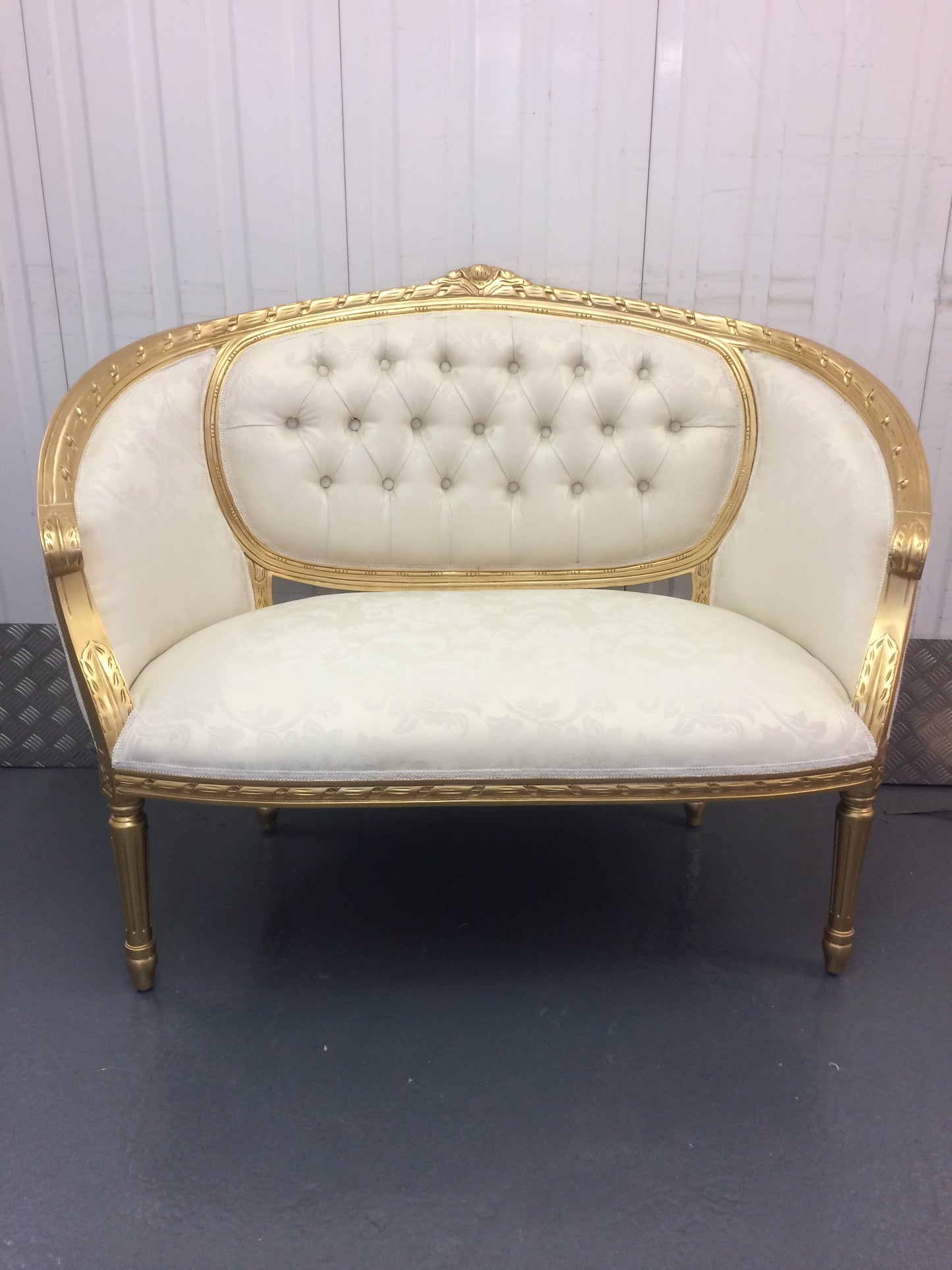 Bridal sofa hire